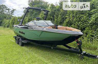 Катер Malibu Wakesetter 2024 в Києві