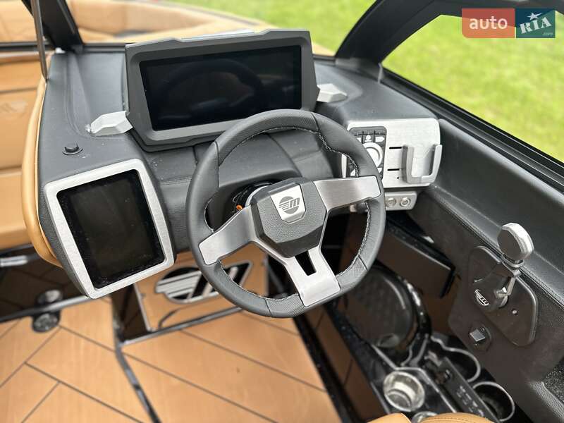 Катер Malibu Wakesetter 2024 в Києві