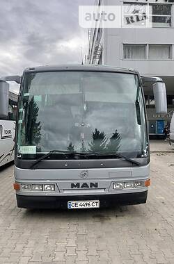 Туристический / Междугородний автобус MAN 11.190 2000 в Черновцах