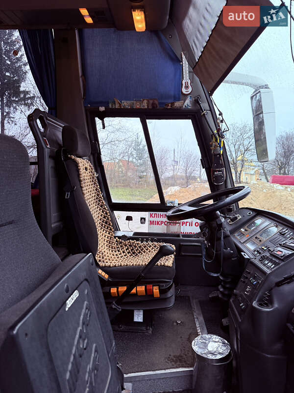 Туристический / Междугородний автобус MAN 11.220 2000 в Теребовле