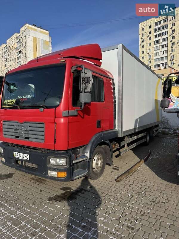 Грузовой фургон MAN 12.180 2008 в Киеве