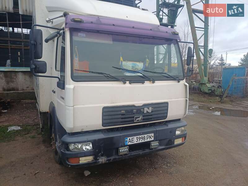 MAN 12.180 2002 MAN 12.180 2002