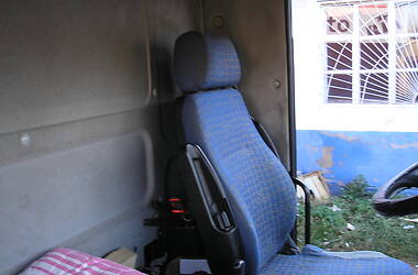 Вантажний фургон MAN 12.220 2004 в Ніжині