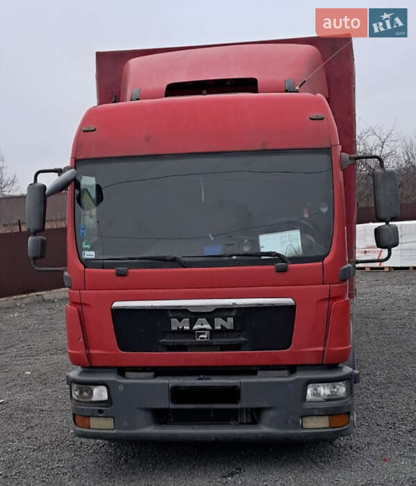Тентований MAN 12.220 2012 в 