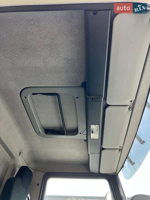 Вантажний фургон MAN 12.220 2011 в Луцьку