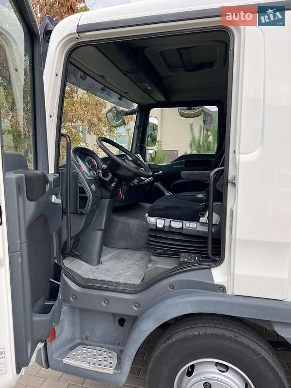 Вантажний фургон MAN 12.220 2011 в Луцьку