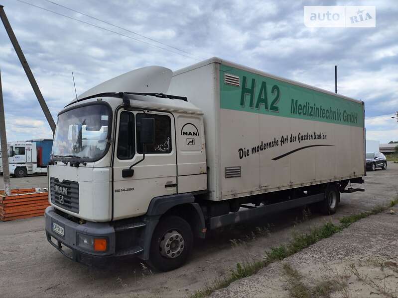 Грузовой фургон MAN 14.280 2004 в Корсуне-Шевченковском