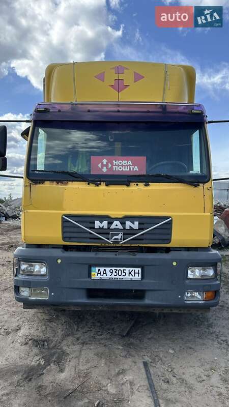 Вантажний фургон MAN 18.220 2004 в 