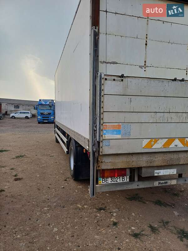 Грузовой фургон MAN 18.220 2001 в Николаеве