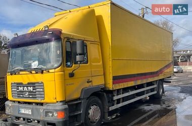 Вантажний фургон MAN 18.220 2004 в Полтаві