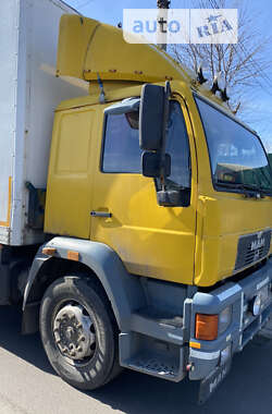 Вантажний фургон MAN 18.224 2000 в Києві