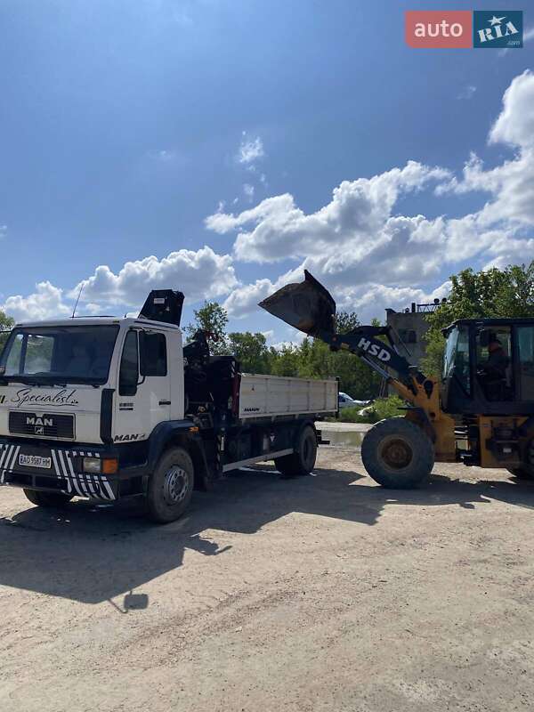 Самосвал MAN 18.224 2000 в 