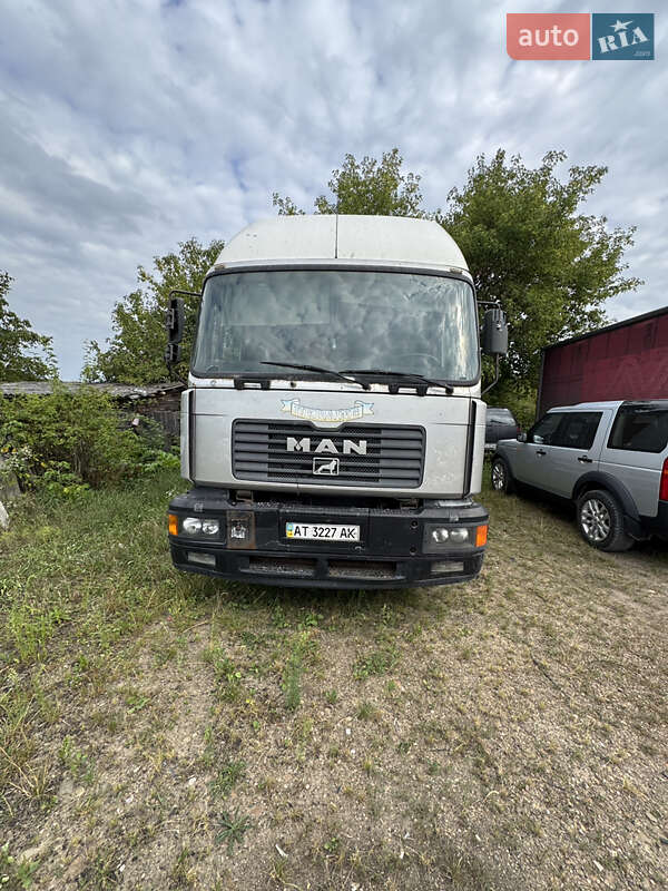 Грузовой фургон MAN 18.224 2000 в Ровно