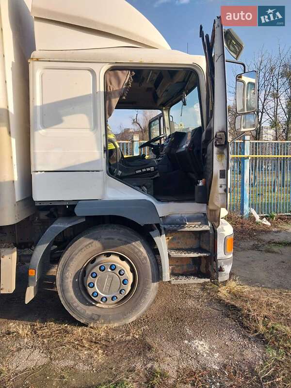 Вантажний фургон MAN 18.224 2002 в Харкові