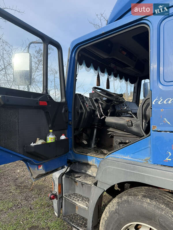 Тентований MAN 18.225 2002 в Ізмаїлі