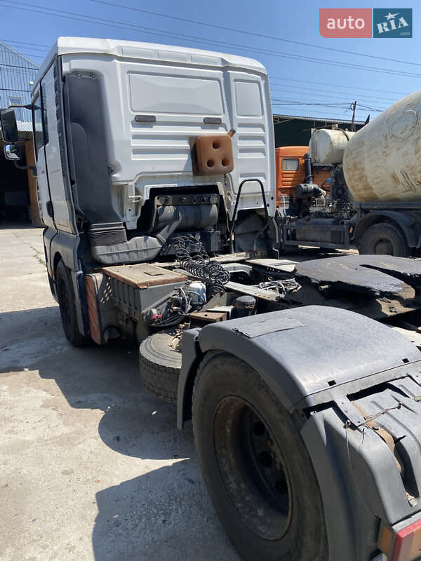 Тягач MAN 18.373 2001 в Києві