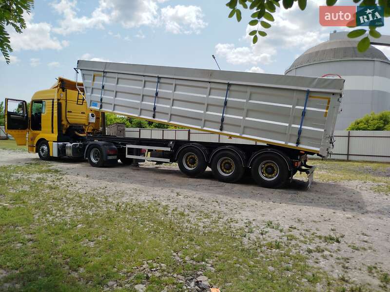 Самосвал MAN 18.440 2012 в Радехове