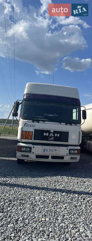 Тягач MAN 19.463 2000 в 