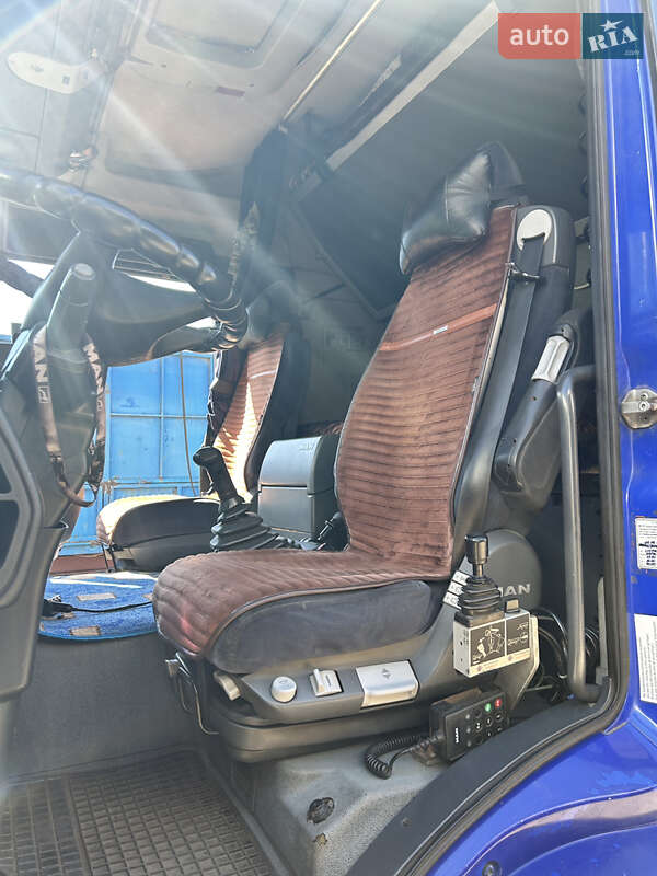 Самосвал MAN 26.413 2004 в Каменском