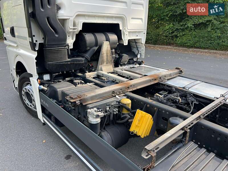 Контейнеровоз MAN 26 2021 в Черновцах