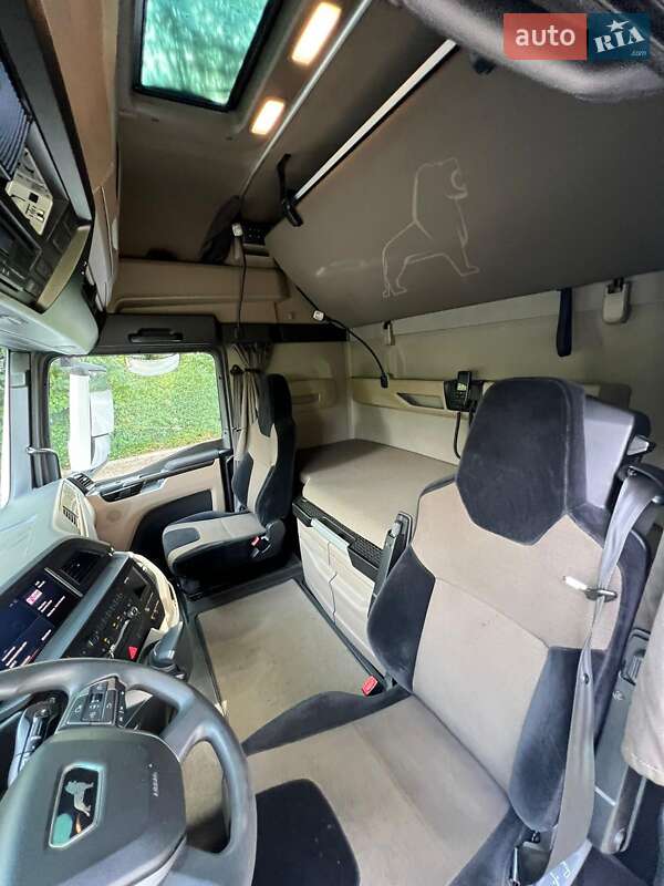 Контейнеровоз MAN 26 2021 в Черновцах