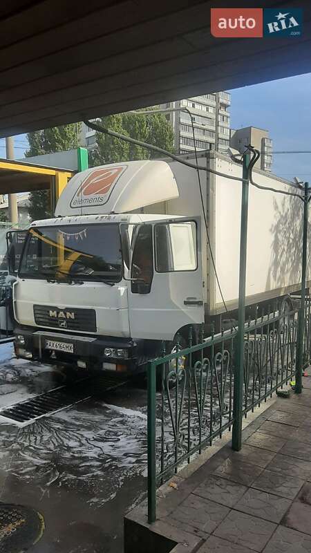 Вантажний фургон MAN 8.145 2002 в Харкові