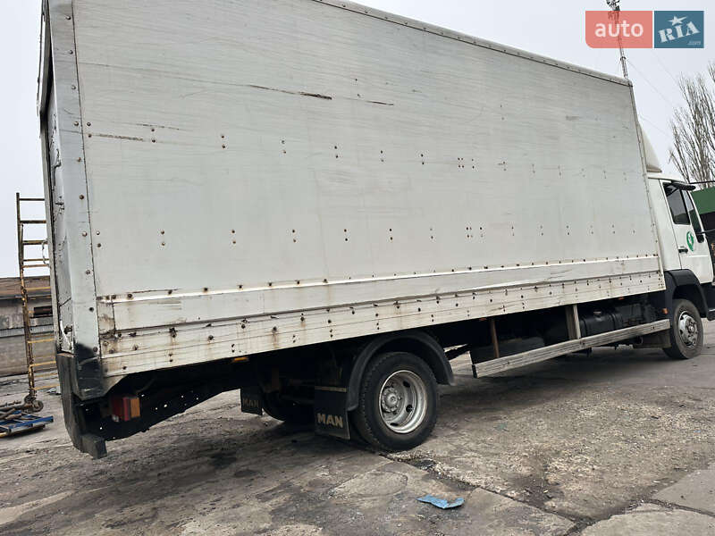 Вантажний фургон MAN 8.155 2003 в Кривому Розі