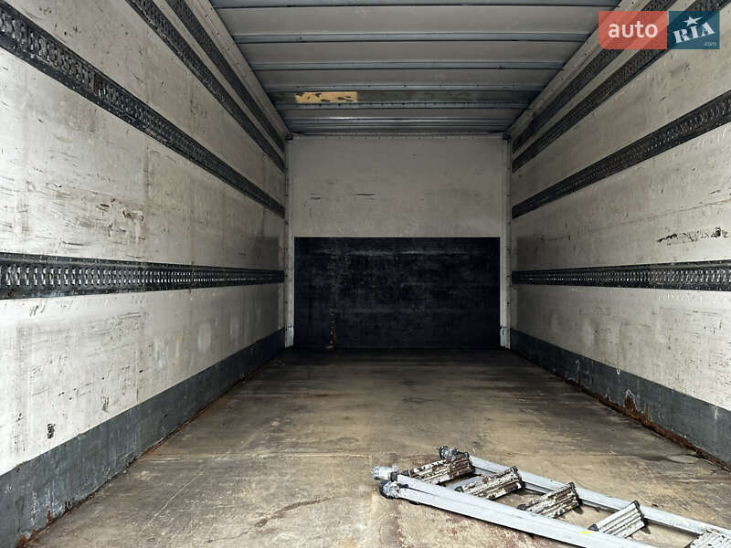 Вантажний фургон MAN 8.180 2005 в Умані