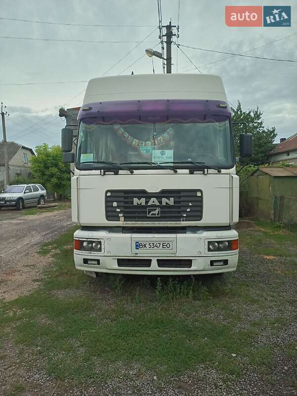 Тягач MAN F 2000 2001 в 