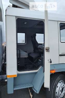 Вантажний фургон MAN L 2000 2001 в 