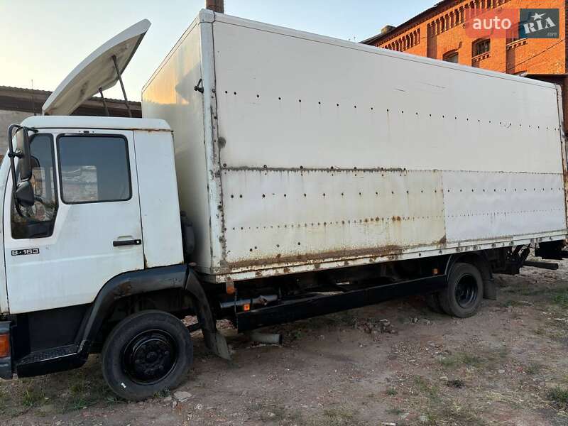 Грузовой фургон MAN L 2000 1999 в 