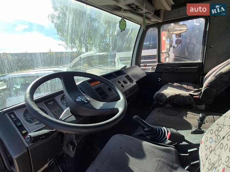 Грузовой фургон MAN L 2000 2002 в Львове