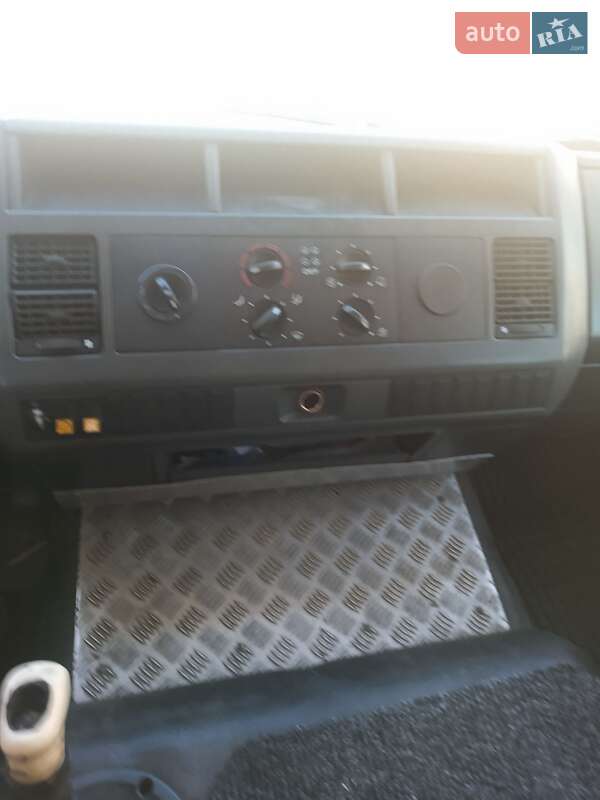 Тентованый MAN LE 12.220 2004 в Умани