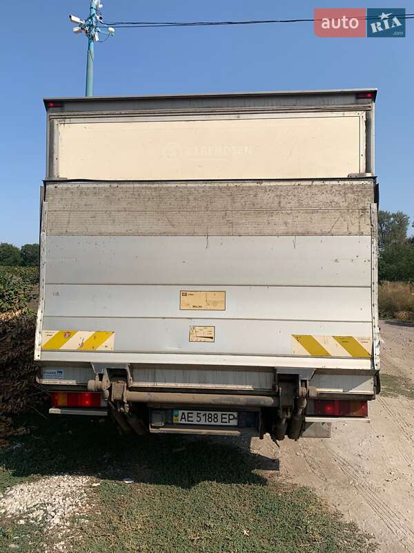 Грузовой фургон MAN LE 12.220 2004 в Кривом Роге