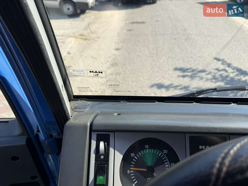 Грузовой фургон MAN LE 8.220 2002 в Изюме