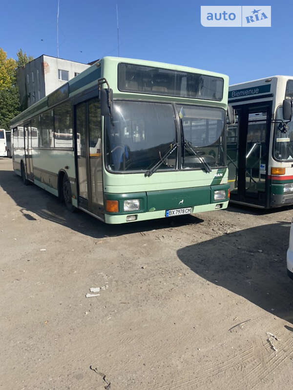 Міський автобус MAN NL 202 1994 в Хмельницькому