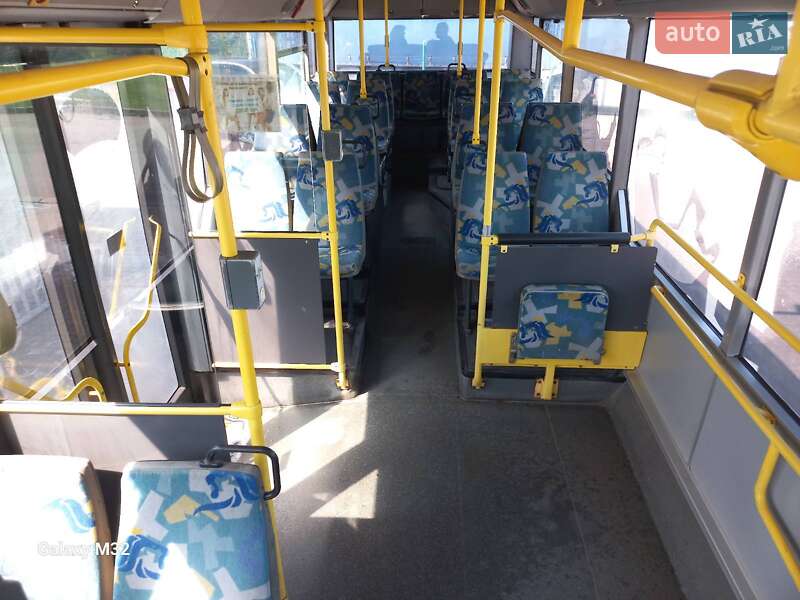 Міський автобус MAN NL 202 1998 в Стрию