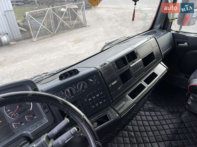 Контейнеровоз MAN TGA 2004 в Вінниці