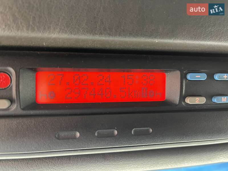 Контейнеровоз MAN TGA 2004 в Вінниці