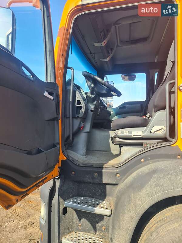 Кран-маніпулятор MAN TGA 2006 в Бучі