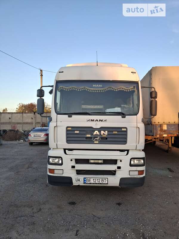Контейнеровоз MAN TGA 2002 в Николаеве