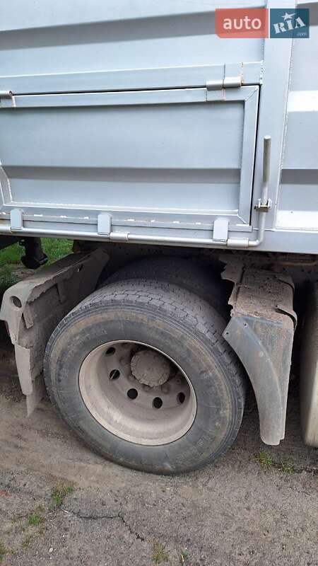 Зерновоз MAN TGA 2004 в Новгородці