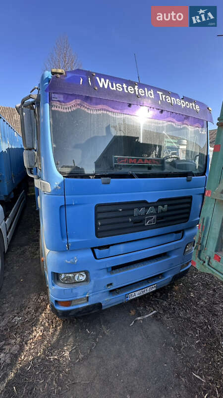 Контейнеровоз MAN TGA 2003 в Благовещенском фото 2 Контейнеровоз MAN TGA 2003 в Благовещенском