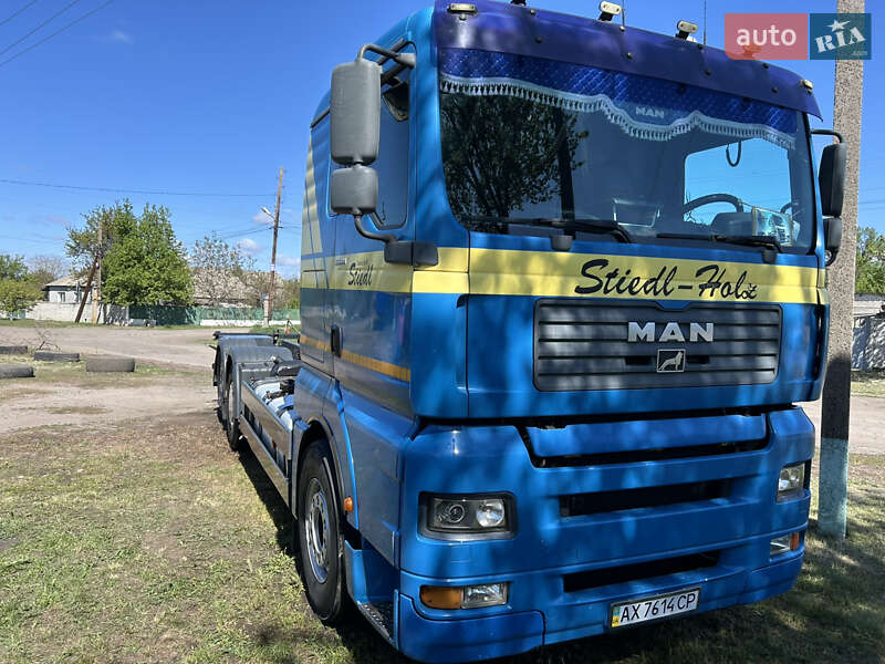 Контейнеровоз MAN TGA 2004 в Харькове