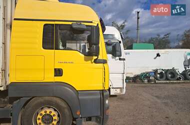 Контейнеровоз MAN TGA 2004 в 