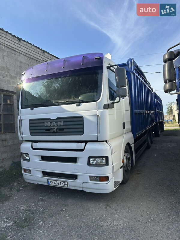 Контейнеровоз MAN TGA 2004 в Магдалинівці