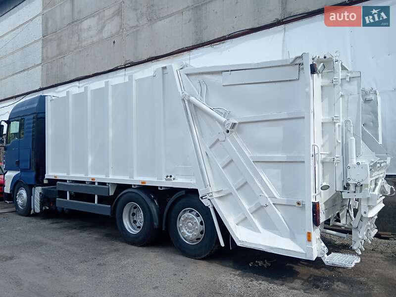 Мусоровоз MAN TGA 2007 в Киеве