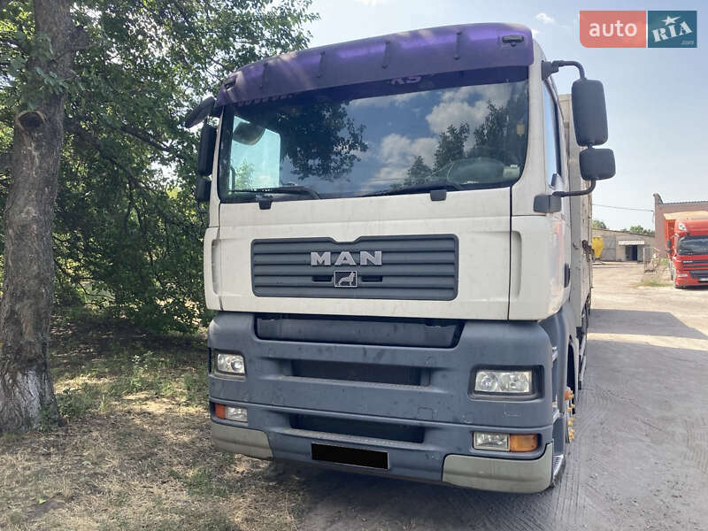 Контейнеровоз MAN TGA 2008 в Днепре