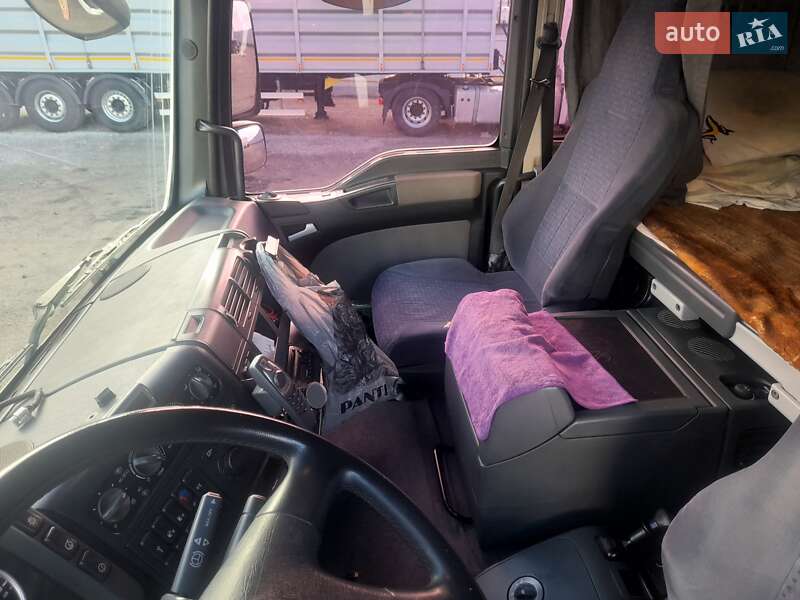 Контейнеровоз MAN TGA 2005 в Магдалинівці