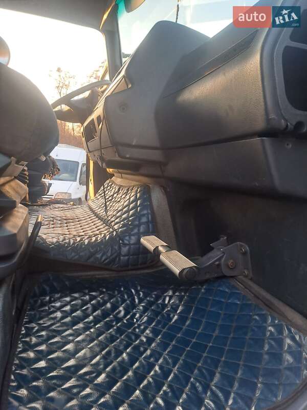 Контейнеровоз MAN TGA 2004 в Львове фото 27 Контейнеровоз MAN TGA 2004 в Львове